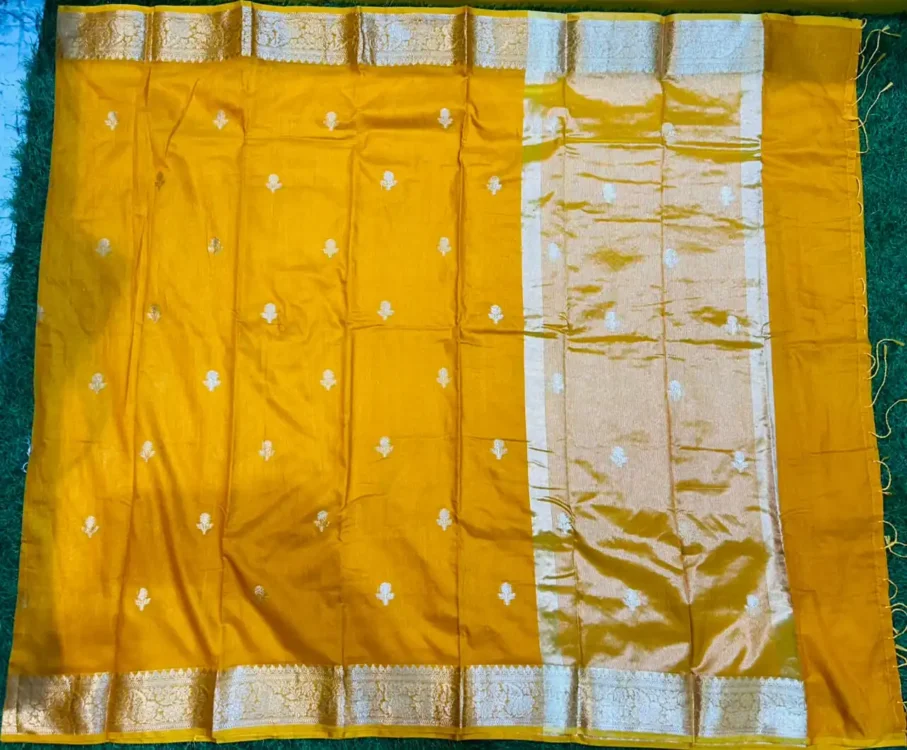 Soft quality Silk Saree With Blouse piece - Image 4