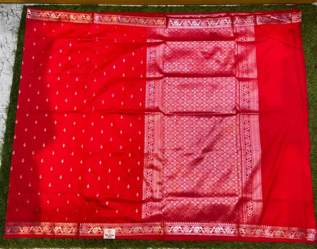 Soft quality Silk Saree With Blouse Piece. - Image 2