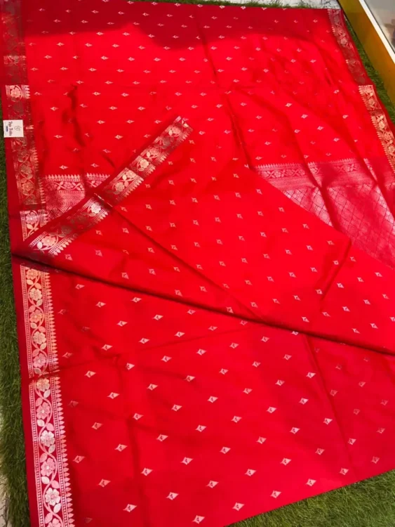 Soft quality Silk Saree With Blouse Piece. - Image 3