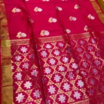Premium quality Handloom Saree With Blouse Piece.