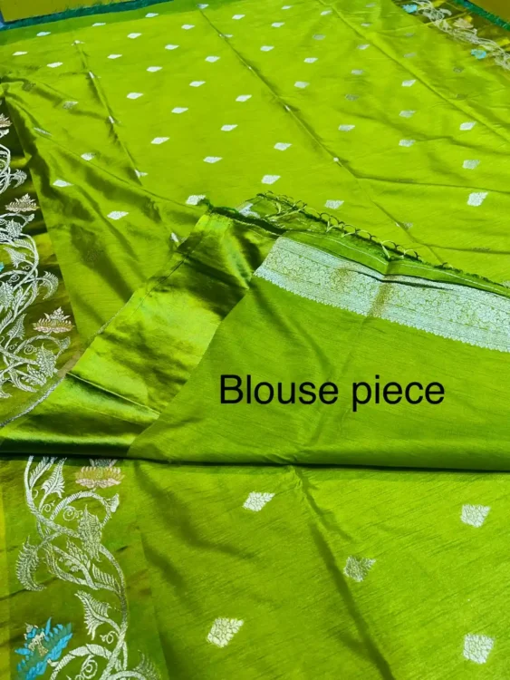 Premium quality Mashru Satin Silk Saree With Blouse Piece. - Image 3
