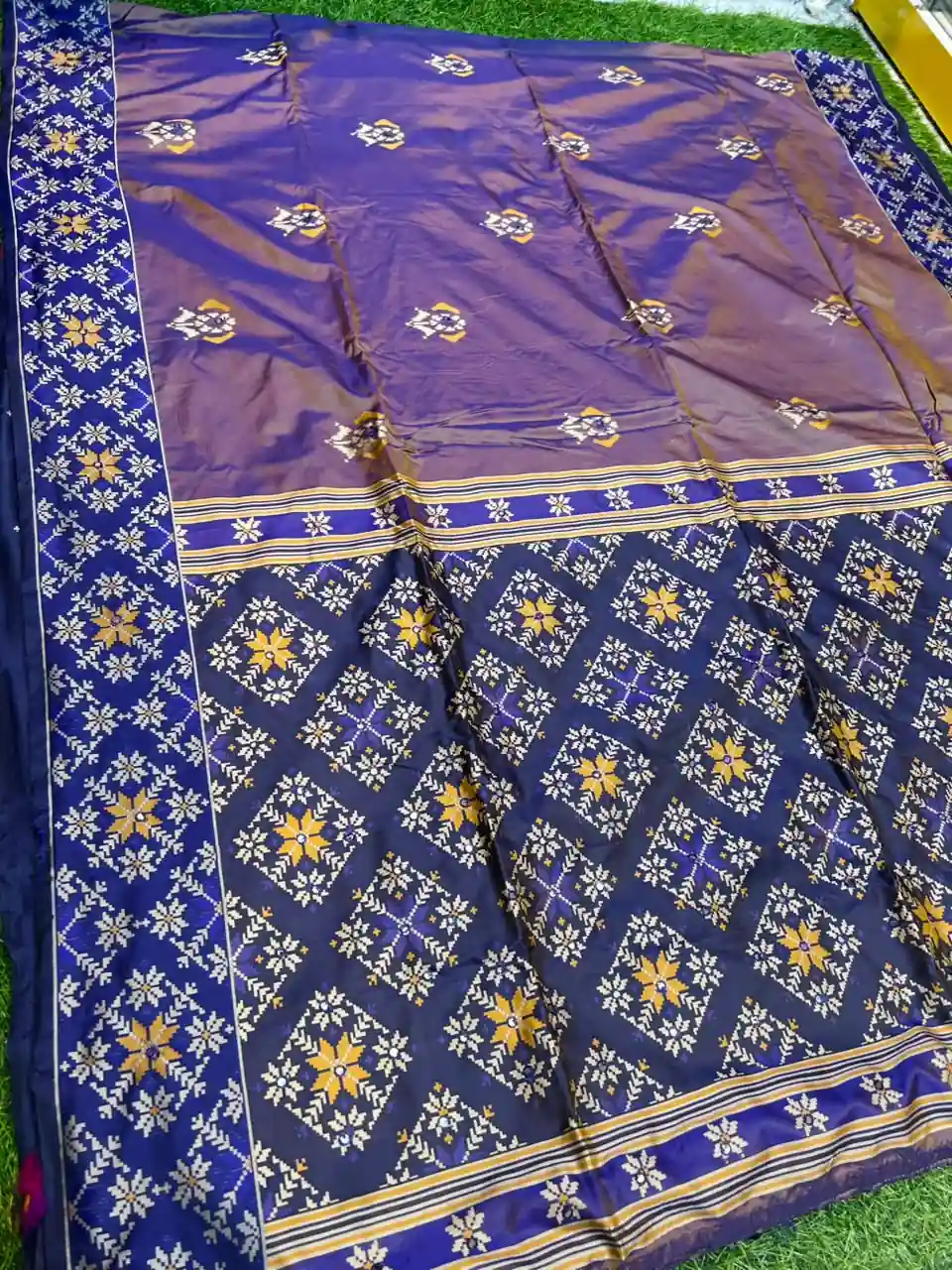 Soft quality Silk Saree With Mirror Works & Blouse Piece.