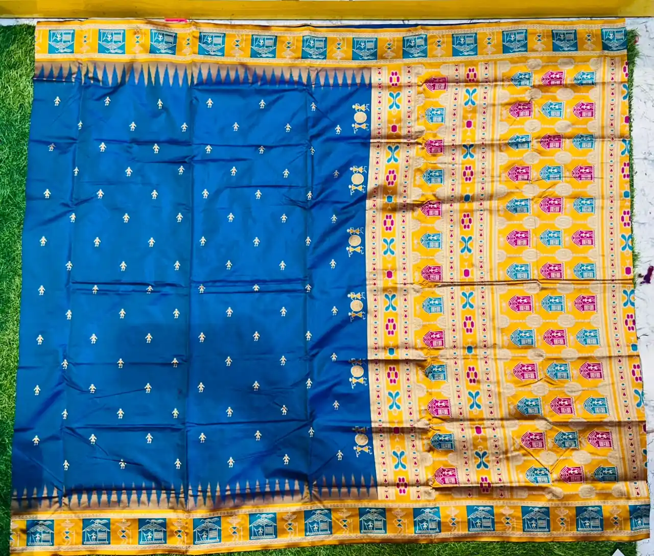 Soft quality Patola Silk Saree With Blouse piece - Image 2