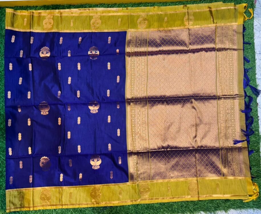 Soft quality Silk Saree With Contrast Border & Blouse piece - Image 2