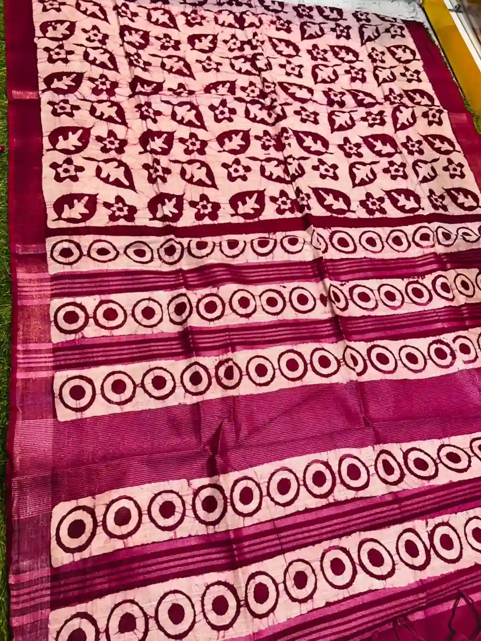 Soft quality Batik cotton Saree in Prints works With Blouse Piece.