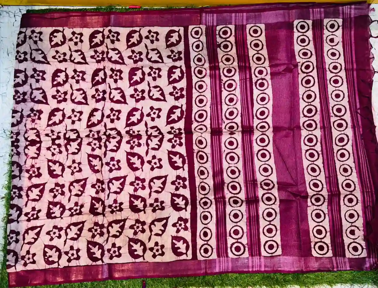 Soft quality Batik cotton Saree in Prints works With Blouse Piece. - Image 2