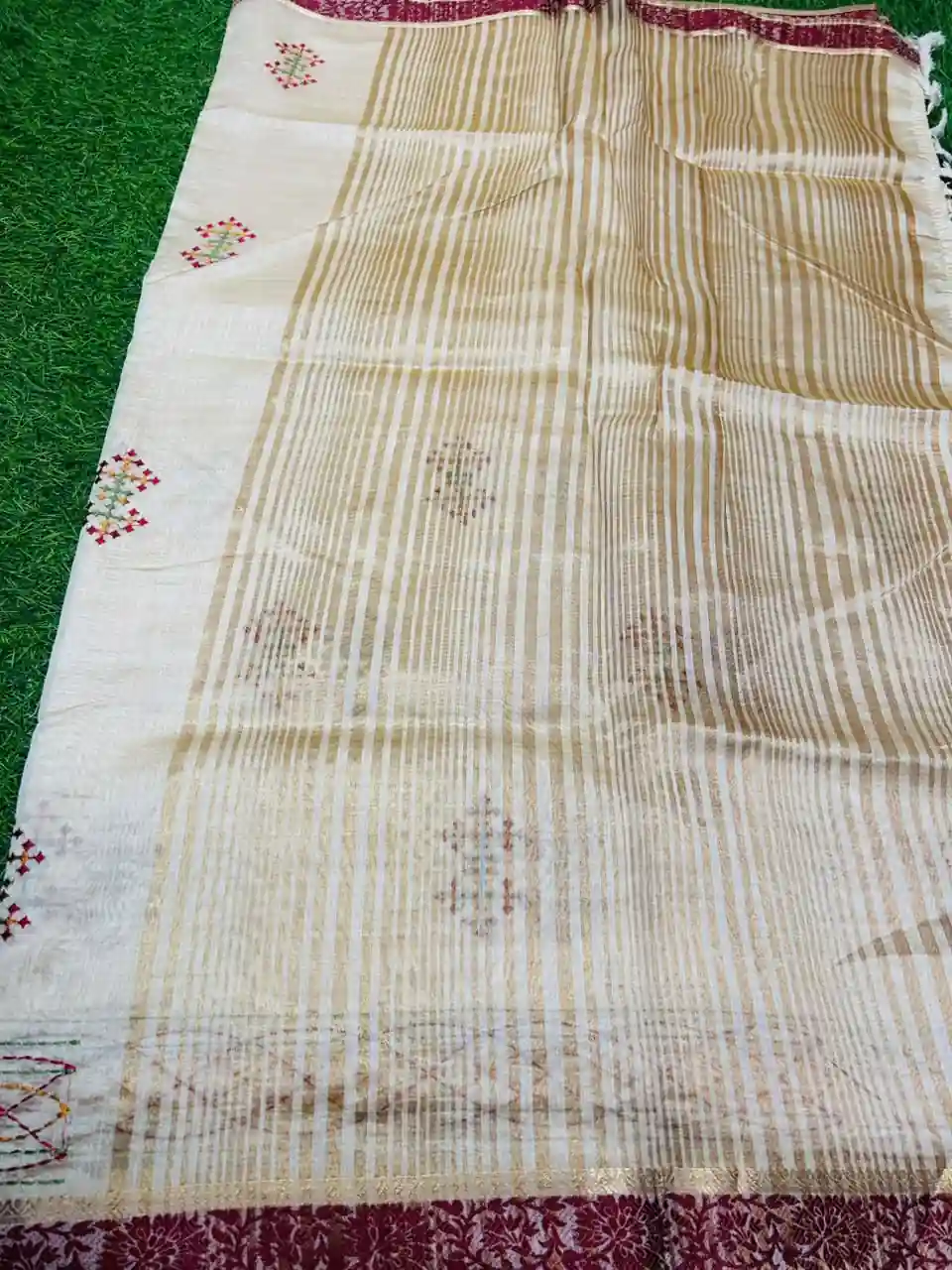 Soft quality Tussar Silk Saree with Blouse Piece - Image 4