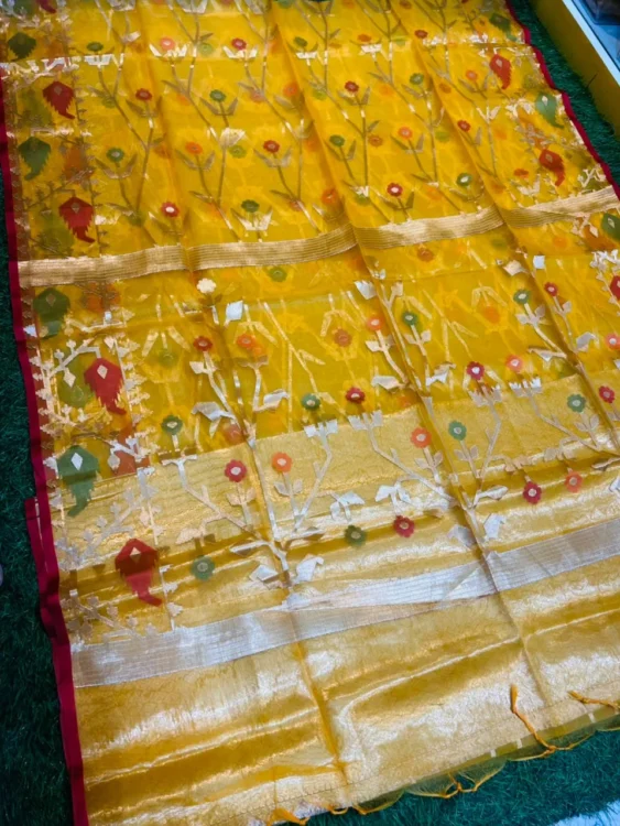 Premium quality Muslin Silk Saree with Blouse piece