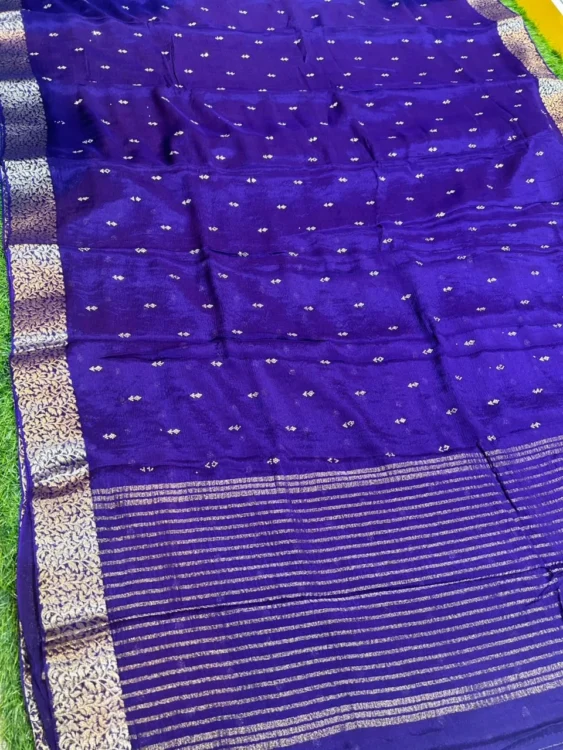 Soft quality Crap Shiffon Saree with Jarkhan Works & Blouse Piece. - Image 3