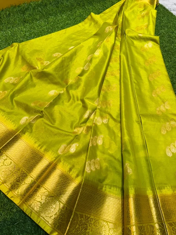 Soft quality Copper Silk Saree With Blouse piece - Image 2