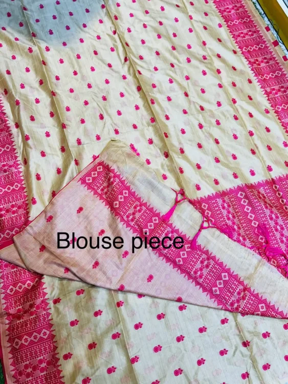 Premium quality Tashar Silk Saree in contrast border With Blouse Piece - Image 4