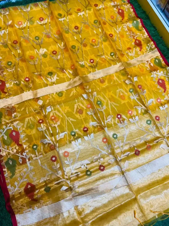 Premium quality Muslin Silk Saree with Blouse piece - Image 2