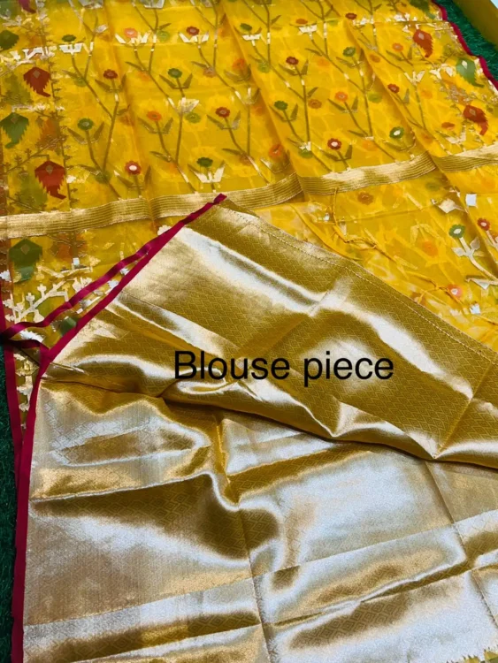 Premium quality Muslin Silk Saree with Blouse piece - Image 3
