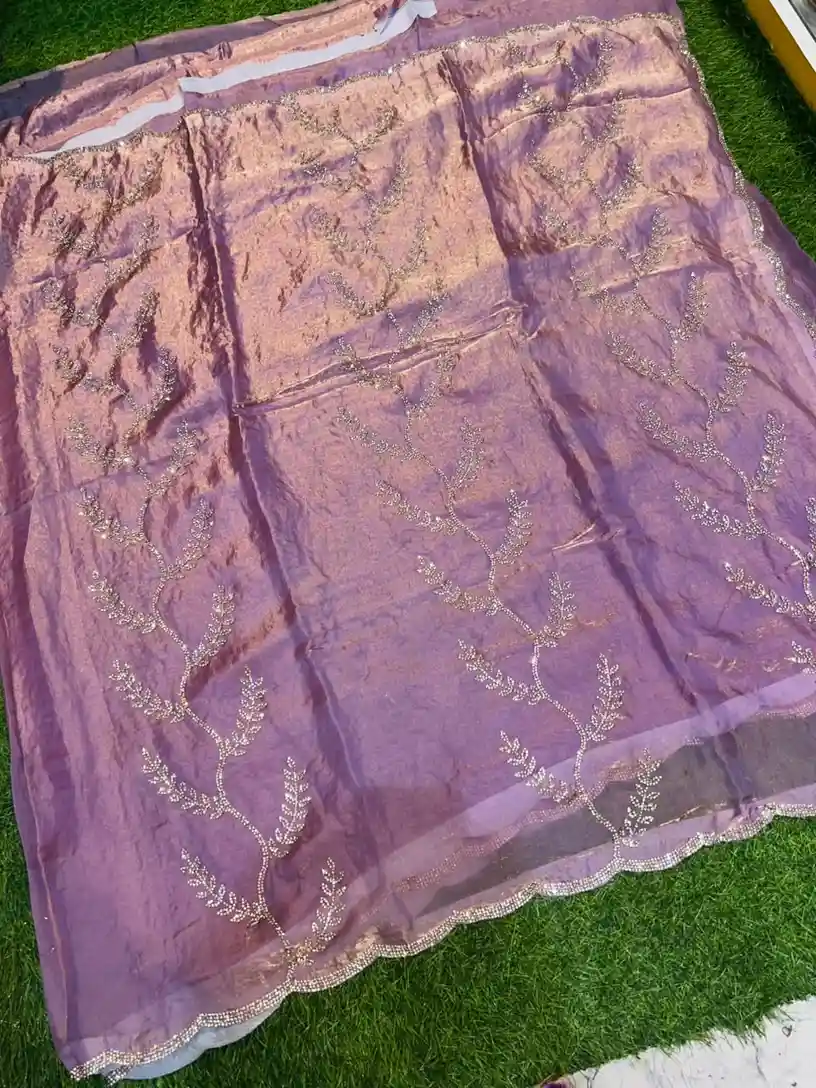 Soft quality Chiffon Party Wear Saree With Blouse piece - Image 3