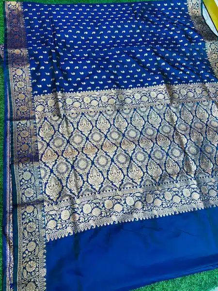 Soft quality Copper Silk Saree With Blouse piece - Image 5