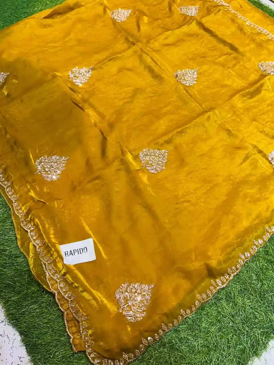 Soft quality Fendy Chiffon Party Wear Saree With Blouse piece - Image 2