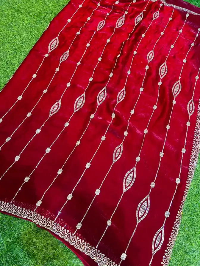 Soft quality Chiffon Party Wear Saree With Blouse piece - Image 3